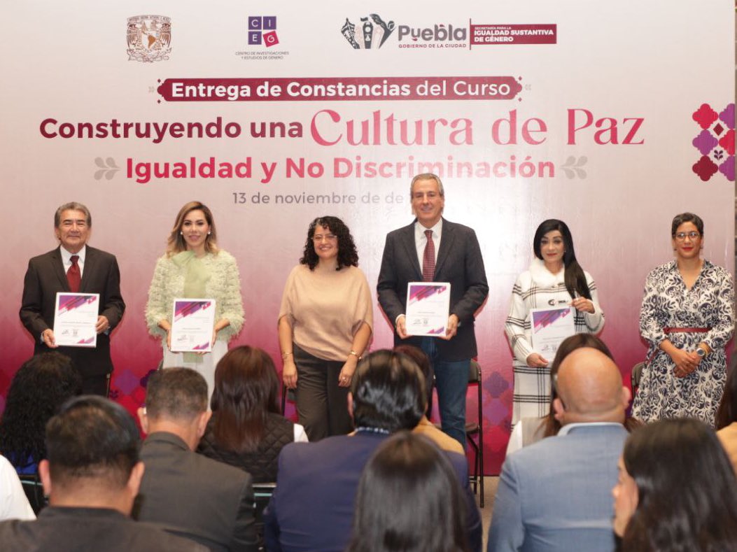 Ciudadanos con constancias 