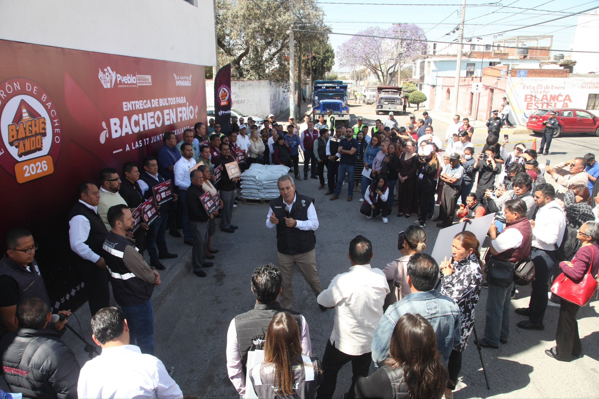 Pepe Chedraui inicia campaña Bacheando Puebla 2026 en 17 juntas auxiliares