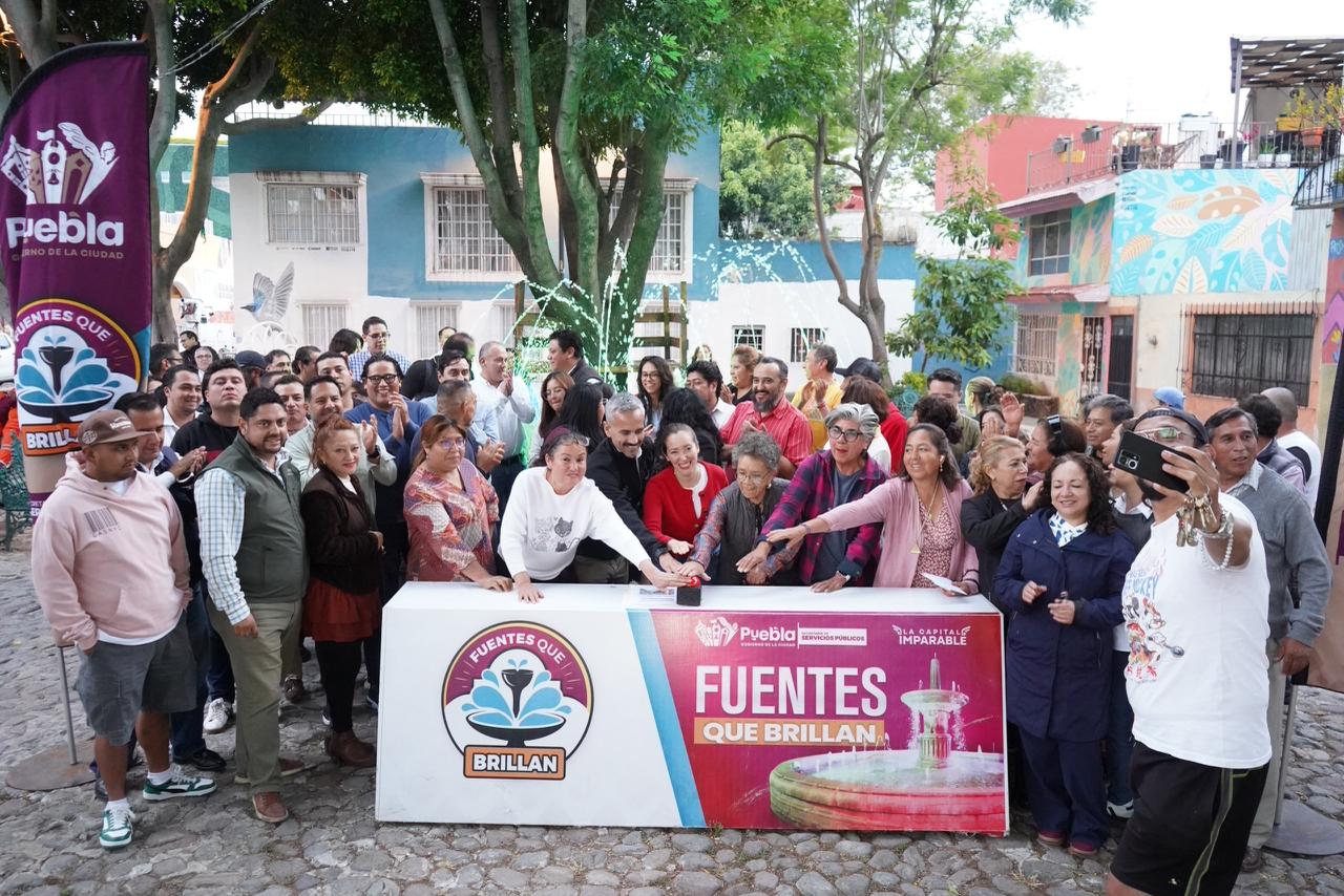 Pepe Chedraui da mantenimiento a fuente del Parque del Barrio de Xanenetla
