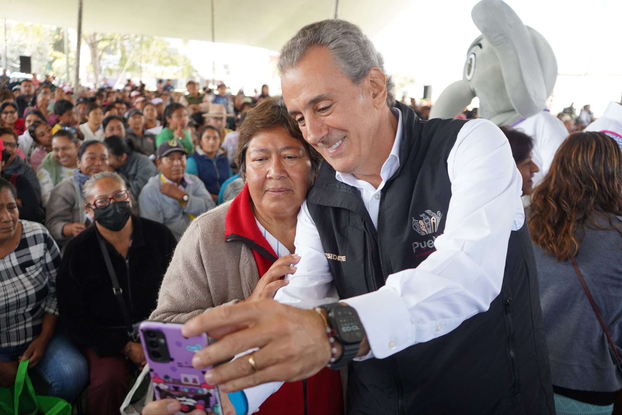 Gobierno de Pepe Chedraui entrega más de 4 mil despensas en La Resurrección
